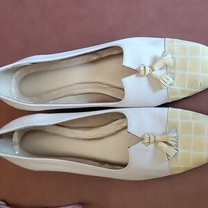 Vintage 70's Magdesian pumps